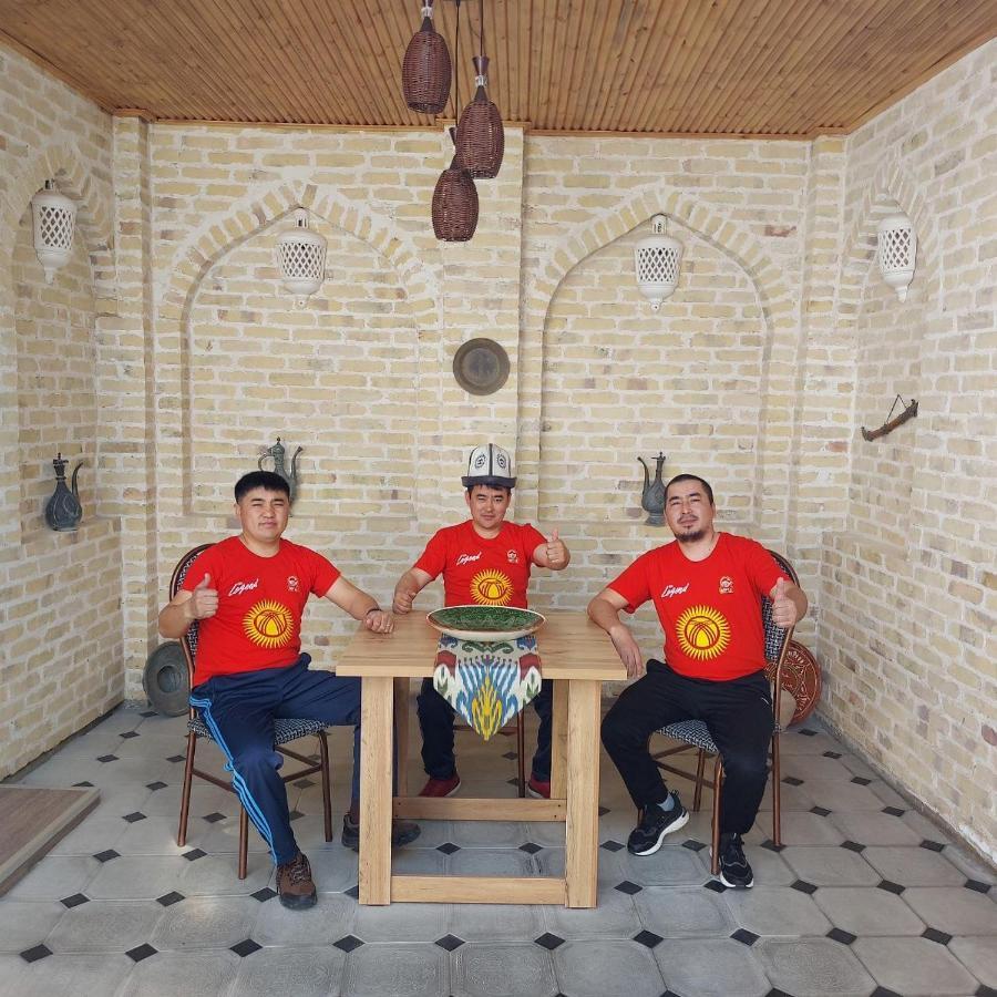 Old Safari Golden Location Guest House Buchara Buitenkant foto