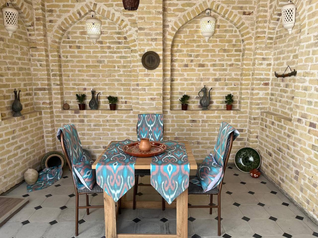 Old Safari Golden Location Guest House Buchara Buitenkant foto